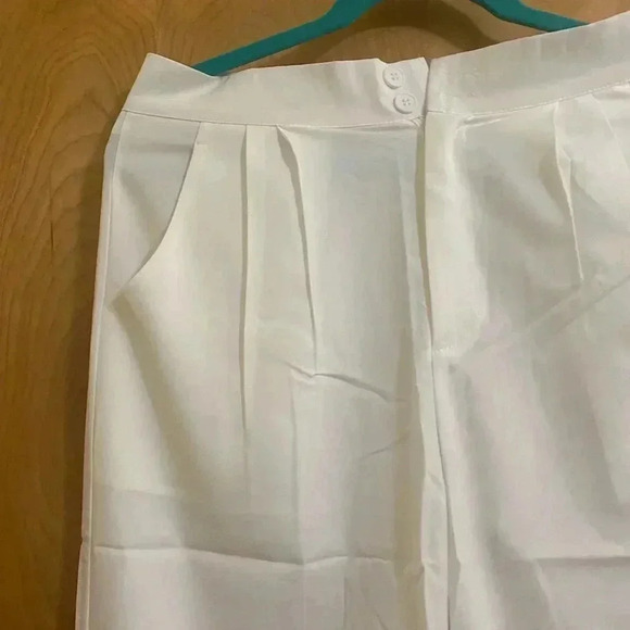 Source Unknown Women's Trousers in Tan and White - Picture 12 of 16